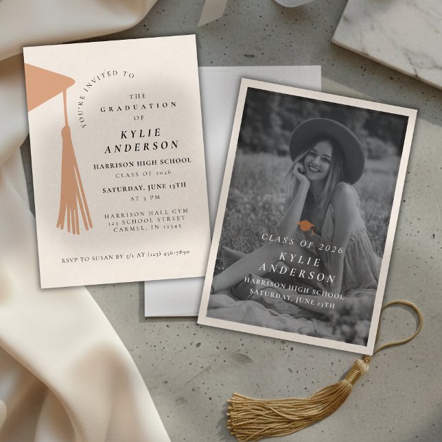 Convite de Formatura do Ensino Médio com Foto de F (Orange Tassel Senior Photo High School Graduation Invitation)