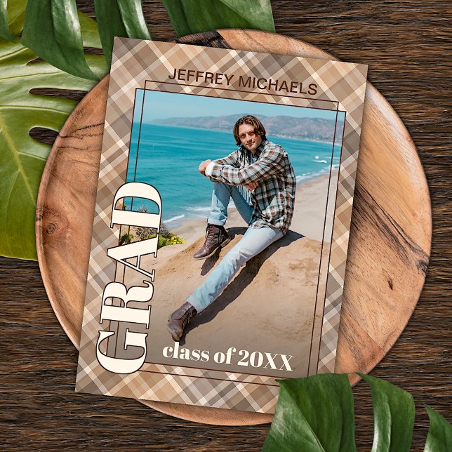 Convite de Formatura Xadrez em Tons de Bege e Marr (Criador carregado)