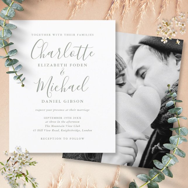 Convite de Foto de Casamento com Rótulo Verde Sage (Budget Sage Green Script Wedding Photo Invitation)