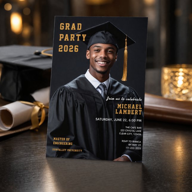 Convite de Fotos da Festa de Graduação 2026 (Modern Class of 2026 graduation party invitation with photo and elegant gold design)