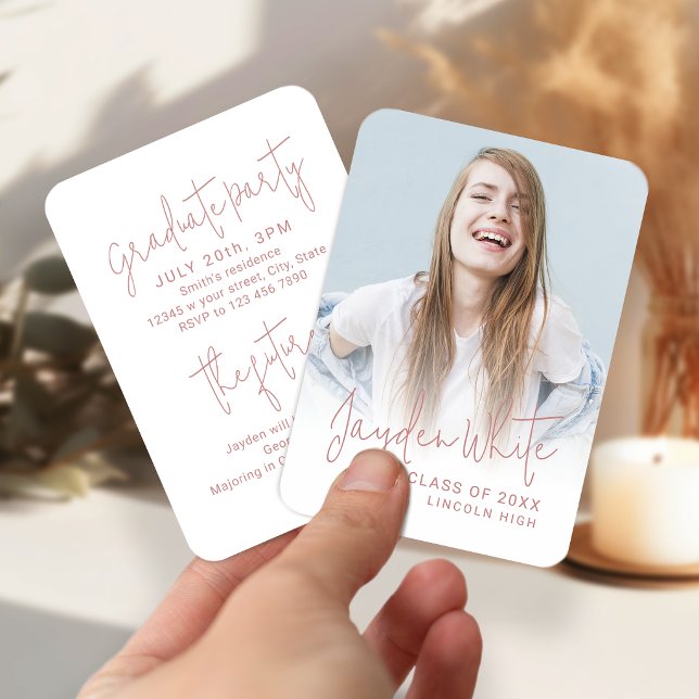 Convite de Graduação com Foto em Script Moderno Mi (Pink Mini Modern Script Photo Graduation Invite)