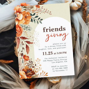 Convite de jantar Friendsgiving arco floral branco
