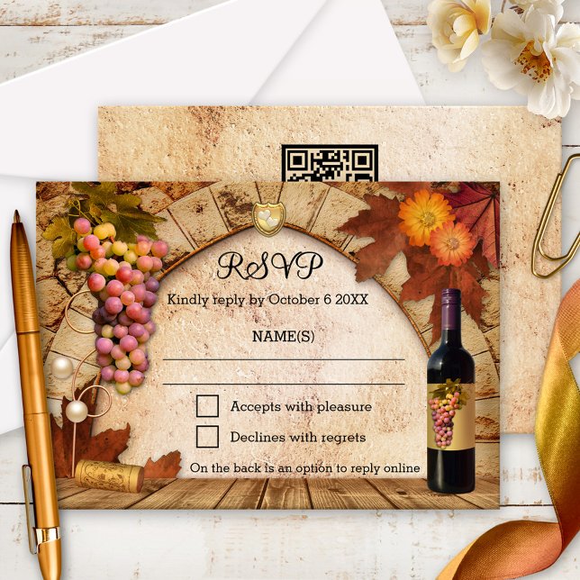 Convite de RSVP Clássico de Adega ou Vinhedo (Classic vineyard RSVP card with a painting of a wine cellar with grapes, fall leaves and flowers)