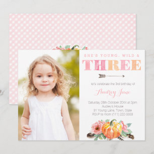 Convite De três abóboras da menina de aniversário de 3