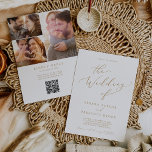 Convite Delicar Casamento de Código QR de Colagem de Foto<br><div class="desc">Este delicado convite de casamento por colagem de ouro com código QR é perfeito para um casamento moderno. A design romântica minimalista apresenta uma magnífica e elegante tipografia amarela ouro champanhe num fundo branco com um aspecto simples e limpo. Personalize seu convite com 3 fotos de noivado no verso. Inclua...</div>