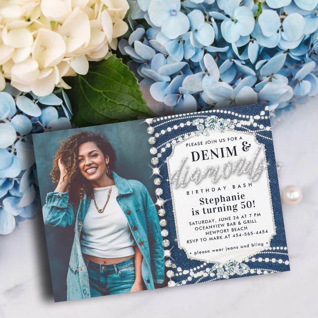 Convite Denim Diamantes Bling Pearls Foto 50º Aniversário (denim diamonds pearls 50th birthday invitation elegant classy bling glitz glam photo white blue)