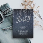 Convite Denim Diamond Glitter Drives aniversário de 30 ano<br><div class="desc">Modelo simples, moderno, elegante e chic com convite de festas de fundo denim, a palavra TRINTA coberta em diamantes brancos (simulados, não em reais) e em roteiros modernos de caligrafia, tipografia em branco, bem como uma cortina de rochas e brilhos (esses também são efeitos digitais). Um design de "denim e...</div>