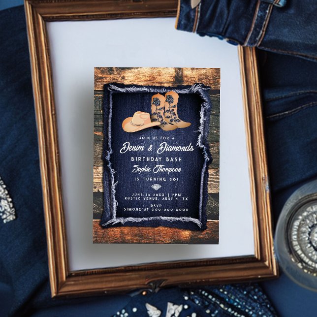 Convite Denim Diamuros Cowgirl Festa de aniversário russa (denim diamonds birthday party invitation rustic wood blue white cowgirl chic boots hat bling classy)
