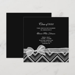 Convite design chevron Graduação prateada e preta