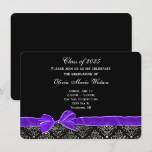 Convite design de graduação com arco roxo