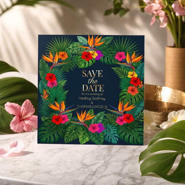 Convite Design Floral Tropical | Hibisco & Folhagens (#tropicalsavethedate#floralweddingcard#destinationwedding#botanicalinvitation#navyandgold)