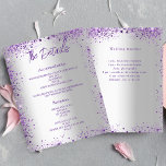 Convite Detalhes do programa de casamento violeta de prata<br><div class="desc">Um moderno e elegante programa/programa/cronograma de casamento. Um fundo com aspecto fino prateado,  decorado com brilho violeta e lavanda. Personalize e adicione seus nomes e detalhes do casamento. Letras coloridas violetas. Texto de ambos os lados.</div>
