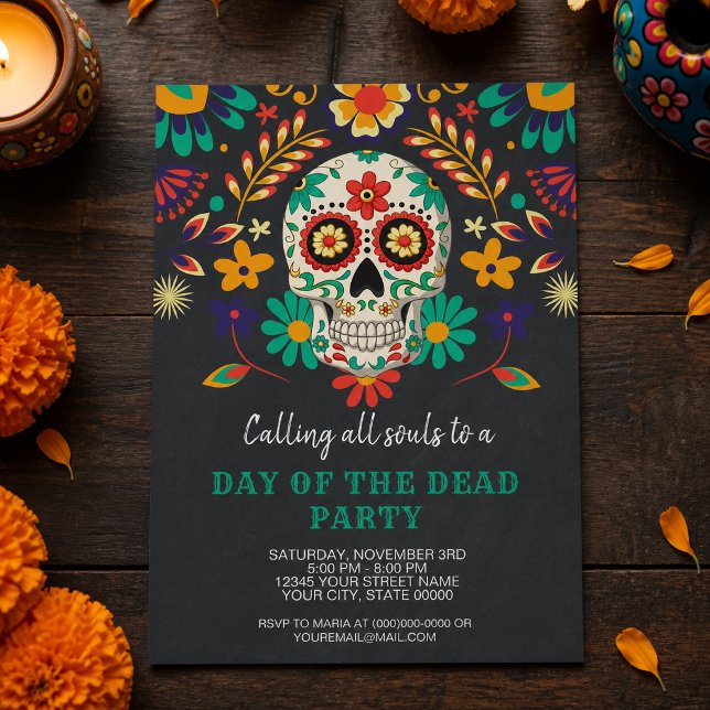 Convite Dia da Festa do Dia das Bruxas Mortas (Call all souls together for a Day of the Dead celebration with this colorful sugar skull invitation.)
