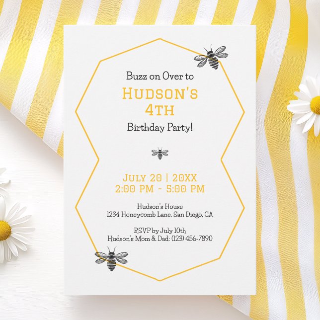 Convite Dia do Abelhão Amarelo Festa Simples de 4 Anos de  (Yellow Honeycomb Bee Day Simple 4th Birthday Party Invitation)