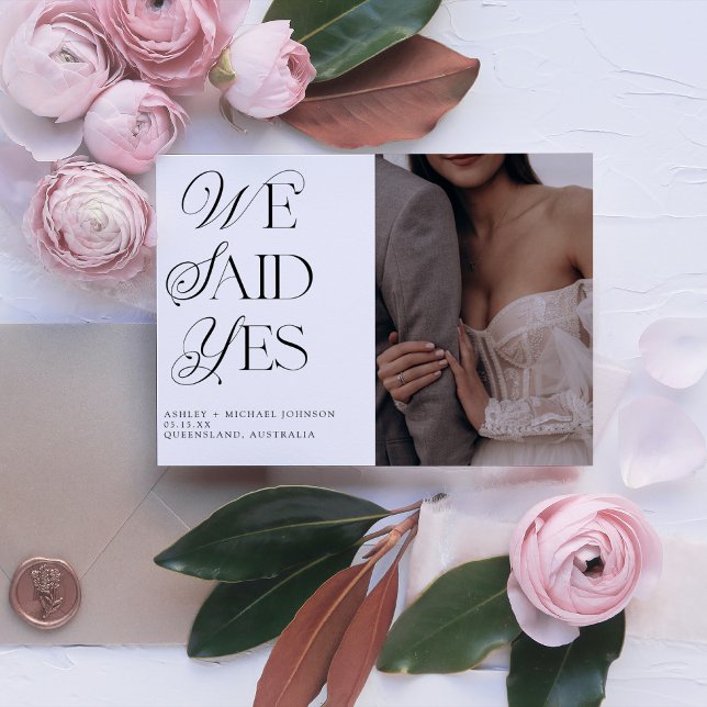 Convite Dissemos Sim Código QR de Recepção de casamento de (We Said Yes in Secret, Now It's Time to Celebrate! Join Us for Our Reception Bash. 🎉❤️)