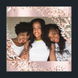 Convite Doce 16.º Aniversário Foto Floral Rosa Rosa Real<br><div class="desc">Magic Garden Luxury Look Design apresenta um quadro composto por folhas de oliveiras Escrito elegante em branco macio completa a aparência. Precisa de ajuda para guardar o texto da data ou a personalização Contacte-me através do link "Perguntar a este Designer" nesta página</div>