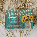 Convite Doce 16 Madeira Rita Rústica De Teal De Girassol<br><div class="desc">Rústica Floral de Girassol Floral Jar Teal Barn Wood & String Lights Sweet 16 Convites.</div>