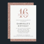 Convite Doce 16 Mínimo de Aniversário com Lantera Rosa Dou<br><div class="desc">Um simples e minimalista design elegante de glitter rosa com tipografia de cinzas negras claras e um monograma personalizado em um doce e moderno convite de 16 anos para a menina cinzenta que prefere elegância clássica. Os itens de decoração da parte coordenadora disponíveis no Compro Designer de Gráficos de Papel...</div>