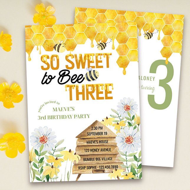 Convite Doce a Abelha Três Colmeia e aniversário de 3 anos (So sweet to bee three - bee themed 3rd birthday invitation with honeycomb and beehive.)