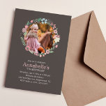 Convite Doce Festa de aniversário de Fotografias Personali<br><div class="desc">Esses convites adoráveis apresentam uma elegante ilustração de uma coroa floral em lindas cores pastel em um fundo fino de listras verticais e podem ser personalizados com sua foto e texto personalizados. Design perfeito para dezesseis festas de aniversário,  quinceaneras,  festas de aniversário de meninas,  e muito mais!</div>