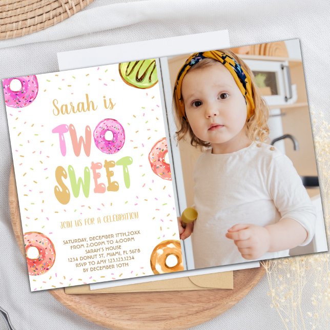 Convite Dois Doce Rosquinha Fotográfica de Aniversário (Two Sweet Light Photo Donut Birthday Invitations)