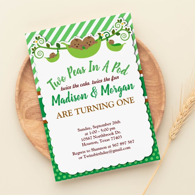 Convite Dois Ervilhas Em Um Aniversário Do Pod Gêmeos (Criador carregado)