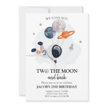 Dois O segundo aniversário Do Astronauta Espacial 