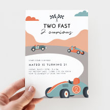 Dois segundo aniversário Rápido 2 Curioso De Carro