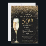 Convite Dourada brilhante preto Surpresa 50ª Festa de aniv<br><div class="desc">Este elegante design apresenta um fundo preto,  brilho dourado,  vidro de champanhe e letra de script personalizada. Que bela maneira de convidar seus convidados para esta ocasião especial.</div>