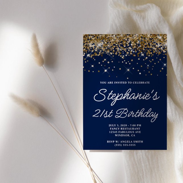 Convite Dourada Glitter Midnight Blue aniversário de 21 an (Faux gold glitter and navy blue 21st birthday invite for her.)