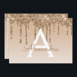 Convite Dourada Glitter Sweet 16 Salvar a Data<br><div class="desc">Dourado Sparkle e gotejando o Glitter Doce Dezesseis Monogramas e Salve Inicialmente o Convite de aniversário de Data. Este convite é perfeito para a Dourada Festa de aniversário Sparkle Glitter Sweet 16 que está a tentar celebrar no Dourado.</div>