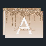 Convite Dourada Glitter Sweet 16 Salvar a Data<br><div class="desc">Dourado Sparkle e gotejando o Glitter Doce Dezesseis Monogramas e Salve Inicialmente o Convite de aniversário de Data. Este convite é perfeito para a Dourada Festa de aniversário Sparkle Glitter Sweet 16 que está a tentar celebrar no Dourado.</div>