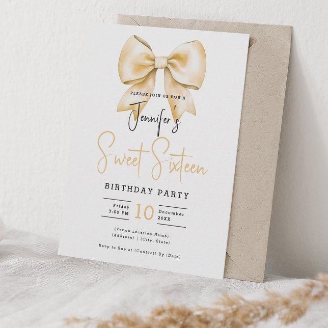Convite Dourado Arco Coquette Cute Script Sweet 16 Party (Gold Bow Coquette Cute Script Sweet 16 Party Invitation)