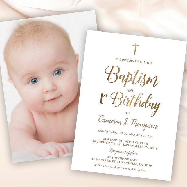 Convite Dourado batismo simples e fotografia de primeiro a (Baby photo baptism and first birthday invitation template. gold and white.)