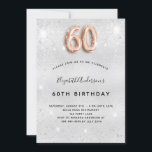Convite Dourado de prata do 60º aniversário<br><div class="desc">Um convite moderno,  na moda e glamouroso para uma 60ª festa de aniversário. Um fundo com aparência de prata falsa,  decorado com brilho. Personalize e adicione o seu nome e detalhes da festa. O número 60 é escrito com uma fonte falsa no estilo do balão dourado,  script.</div>
