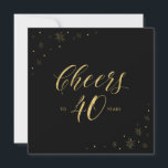 Convite Dourado & Preto | Festa de Aniversário de 40 anos<br><div class="desc">Vamos celebrar seu dia especial com este convite de aniversário de 40 anos elegante. Este design apresenta tipografia dourada chique "Brindes aos 40 anos" e gráficos dourados brilhantes em um fundo preto. Se você está procurando um convite quadrado simples e chique para uma festa de aniversário com tema preto e...</div>