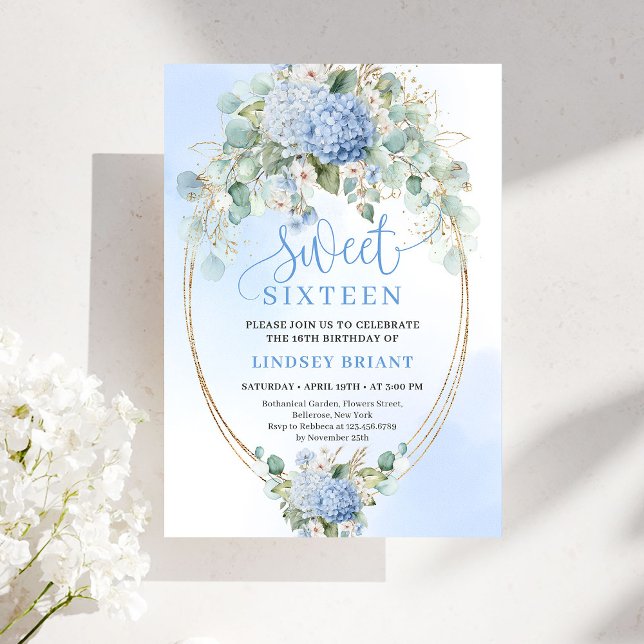Convite Dreamy Blue Hydrangeas Gold Sweet Sixteen Invite (Dreamy Blue Hydrangeas Gold Sweet Sixteen Invitation)