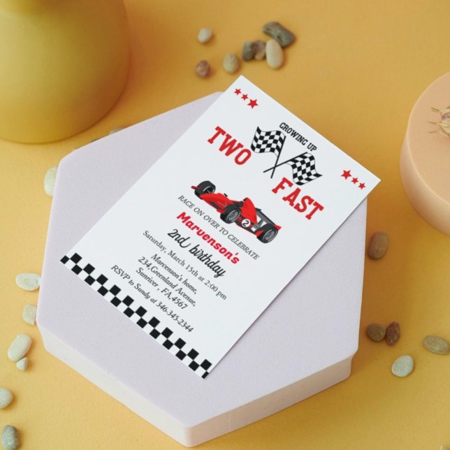 Convite Duas festas de segundo aniversário de carro rápido (Criador carregado)