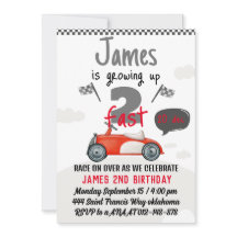 Duas Festas de segundo aniversário Rápido de Carro