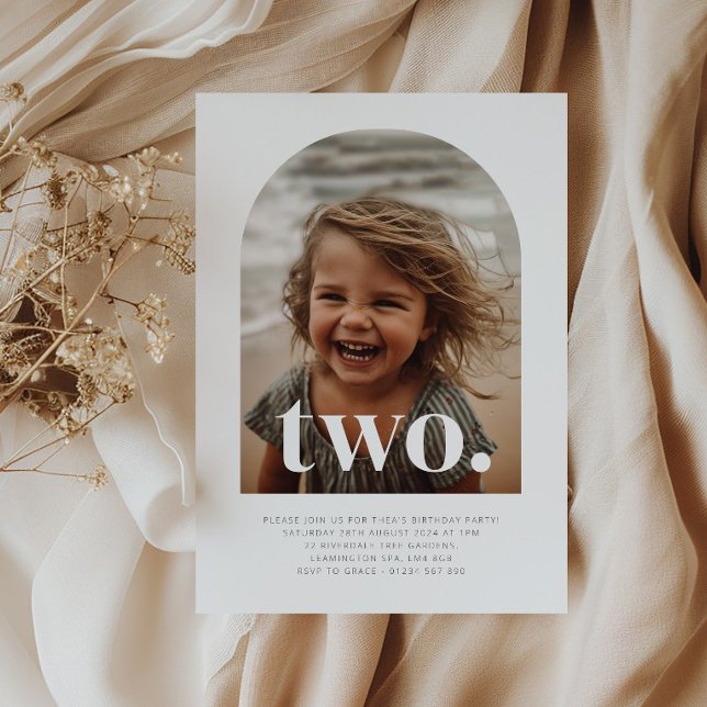 Convite Duas Fotografias Archadas Aniversário (Zazzle Two Arched Photo Birthday Invitation )