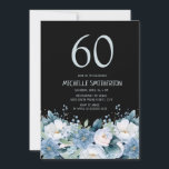 Convite Dusty Blue Floral Black 60th Birthday<br><div class="desc">Azul poeirento e floral branco no convite de aniversário 60º preto. Entre em contato comigo para obter assistência com a personalização ou para solicitar correspondência ou coordenar produtos Zazzle</div>