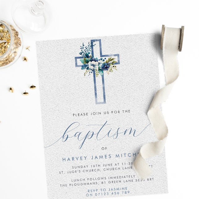 Convite Dusty Blue Floral Cross Baby Baptism (Criador carregado)