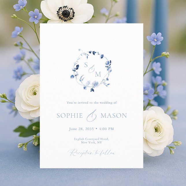 Convite Dusty Blue Floral Monogram Wedding Invitation  (Criador carregado)