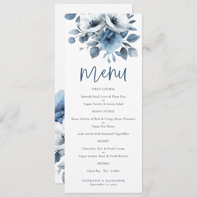 Convite Dusty Blue Florals Script Menu Imprimível de Casam (Frente/Verso)