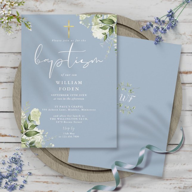 Convite Dusty Blue Greenery Monograma Floral Batismo (Dusty Blue Greenery Floral Monogram Baptism Invitation)