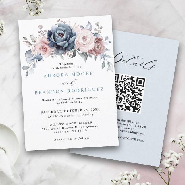 Convite Dusty Blue Mauve Rosa rosa Slate Floral Casamento (Dusty blue mauve rose pink slate wedding invitation with QR code details on back)