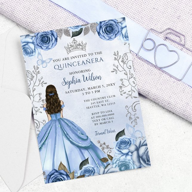 Convite Dusty Blue Silver Princesa Floral Quinceañera (Dusty Blue Silver Floral Princess Quinceañera Invitation)