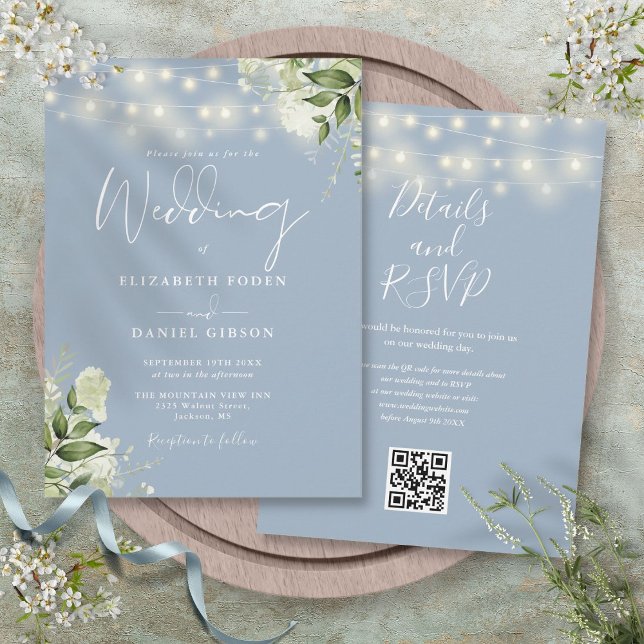 Convite Dusty Blue String Lights Floral Código QR Casament (Dusty Blue String Lights Floral QR Code Wedding Invitation)