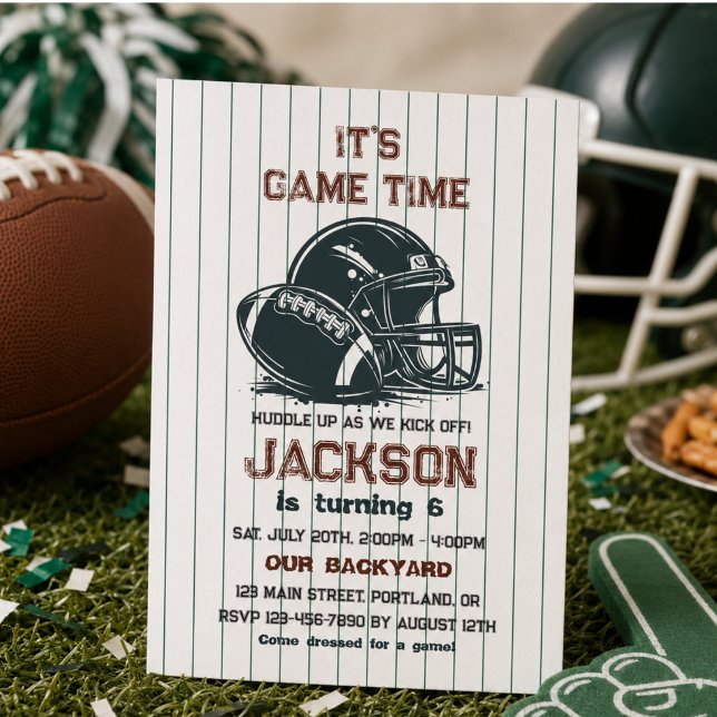 Convite É hora do jogo! Dê o pontapé inicial nos aniversár (It’s game time! Kick off football birthday kids Invitation)