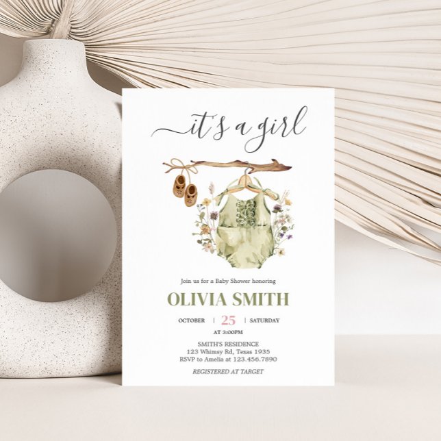 Convite É um Chá de fraldas de roupas de boho de menina (Greenery Boho Clothes Baby Shower Invitation)